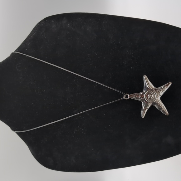Statement Silver Toned Star Focus Necklace - Picture 5 of 8
